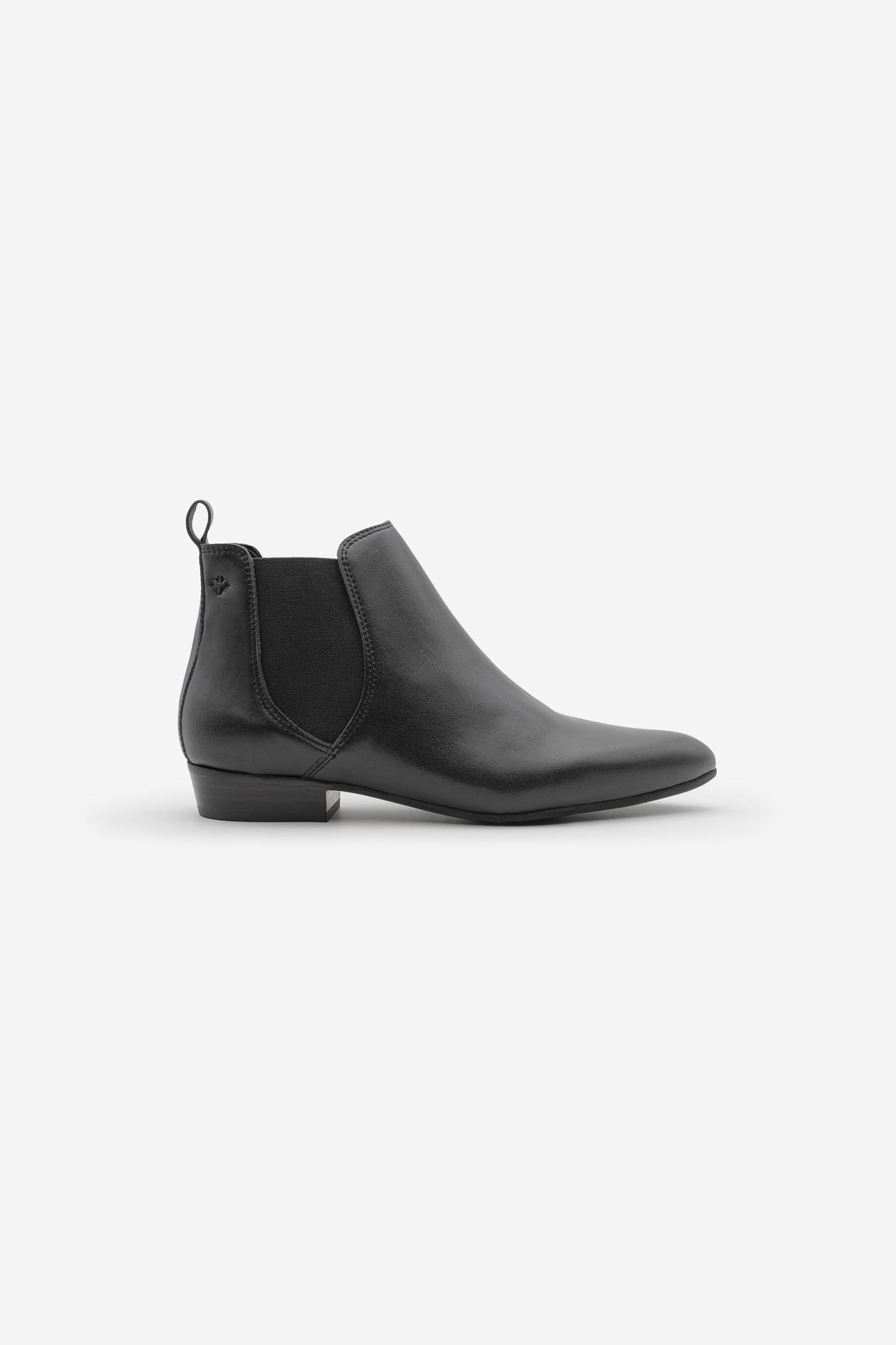 https://immaculatevegan.com/products/cog-laika-women-s-grape-leather-vegan-ankle-boots-black
