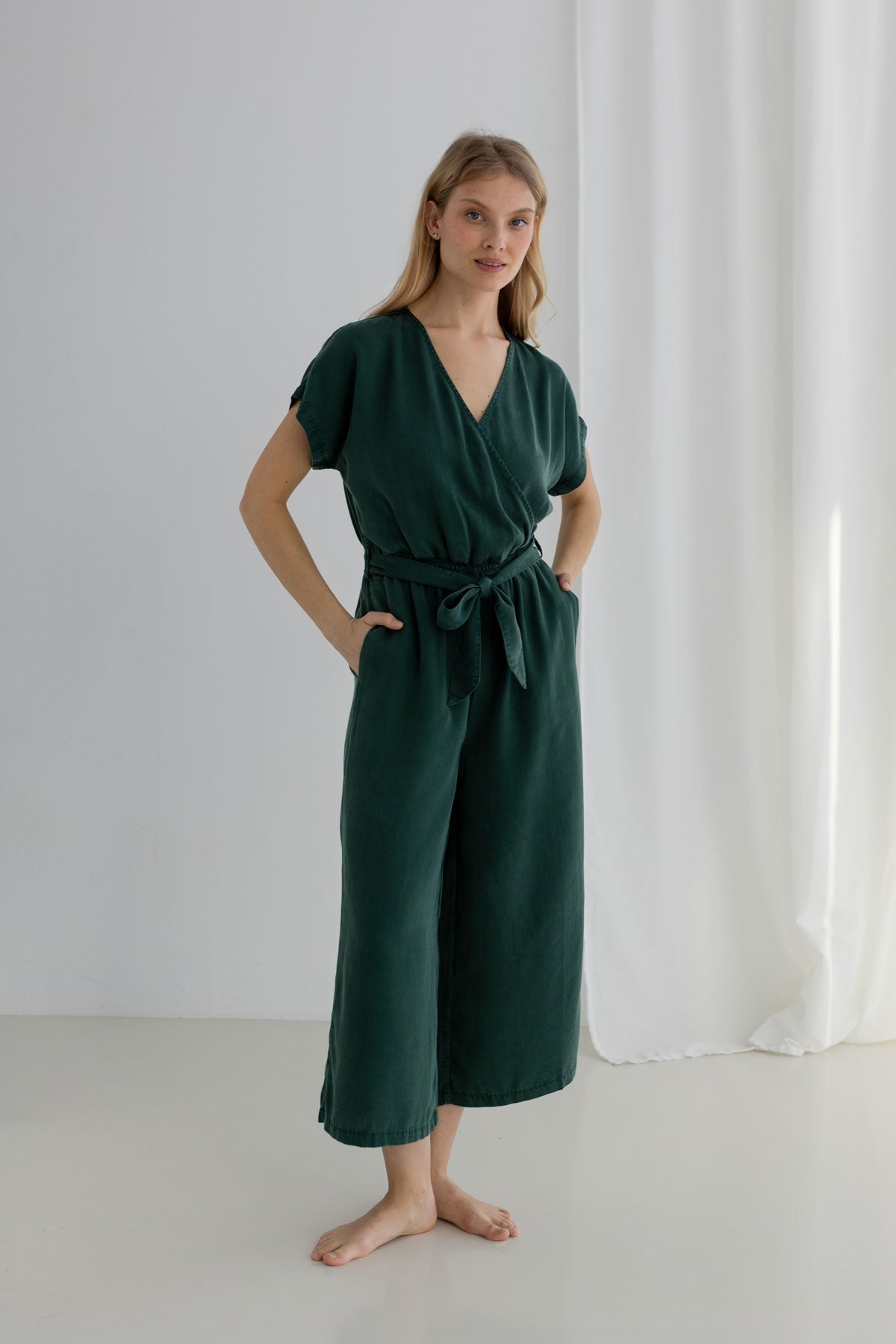 DESCENTE ALWEL PRACHUTE JUMPSUIT カーキ TWOTHIRDS Jumpsuit Iroquoise Garden Green