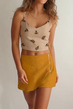 Crop Top And Shorts Set Bea Bumblebee Print On Creme