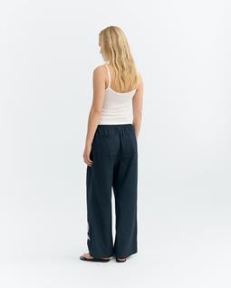 Thinking MU Hose Brigitte Handbestickt Entspannt Navy