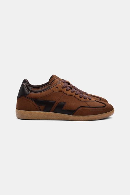 Zèta: Sneaker Delta N...