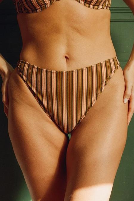 Nénés: Bikinihose Rebe...