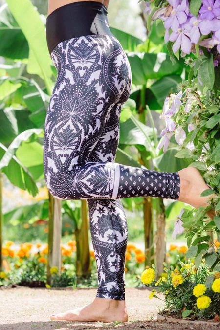 Yoga Legging Essential Azulejo Schwarz & Weiß