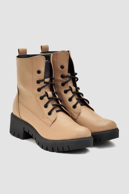Boots Workers No. 3 Carmel Beige Boots Workers No. 3 Carmel Beige