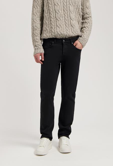 Hank Stone Jeans Met Middellange Taps Toelopende Pijpen, Zwart