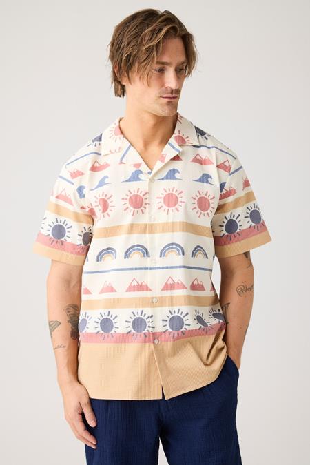 T-Shirt Met Relaxte Print, Korte Mouwen En Veelkleurige Print.