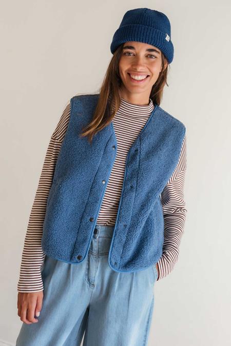 TWOTHIRDS: Vest Henderson ...