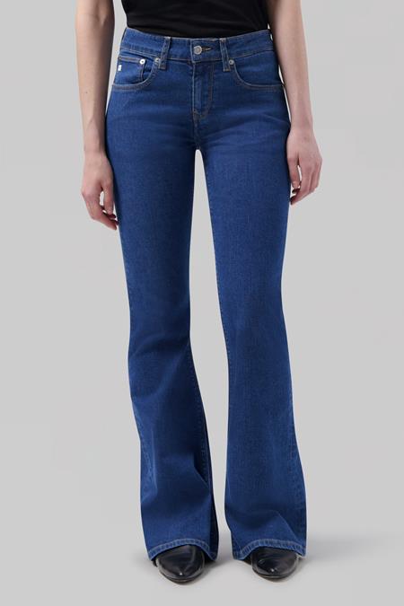 MUD Jeans: Fiona Flared Je...