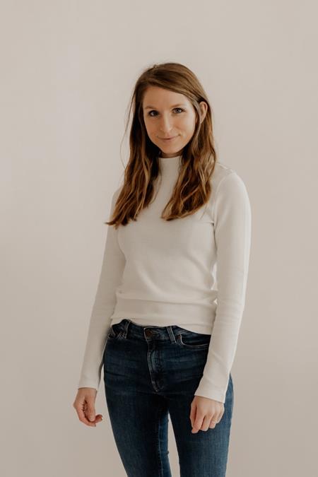 Marenika: Lange Mouwen Met Opstaande Kraag, Clara White