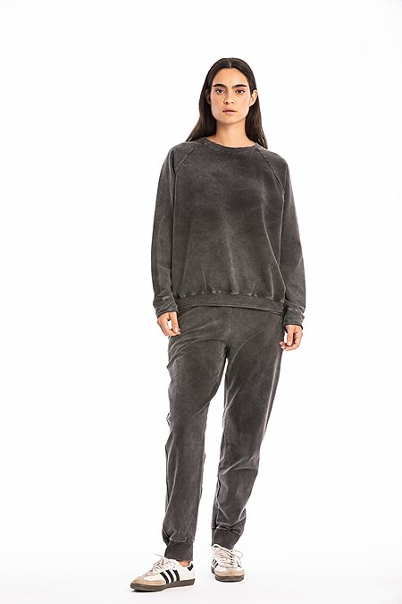 Sweatshirt Ona Carbon Wash from Shop Like You Give a Damn
