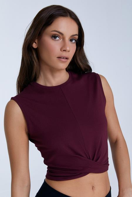True North: Tank Top Twist Windsor Wein True North: Tank Top Twist Windsor Wein