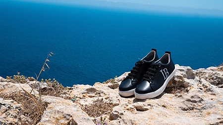 Sneakers Men Lb Apple Leather Black from Shop Like You Give a Damn