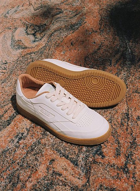 Sneaker Modelo '89 Caramel from Shop Like You Give a Damn