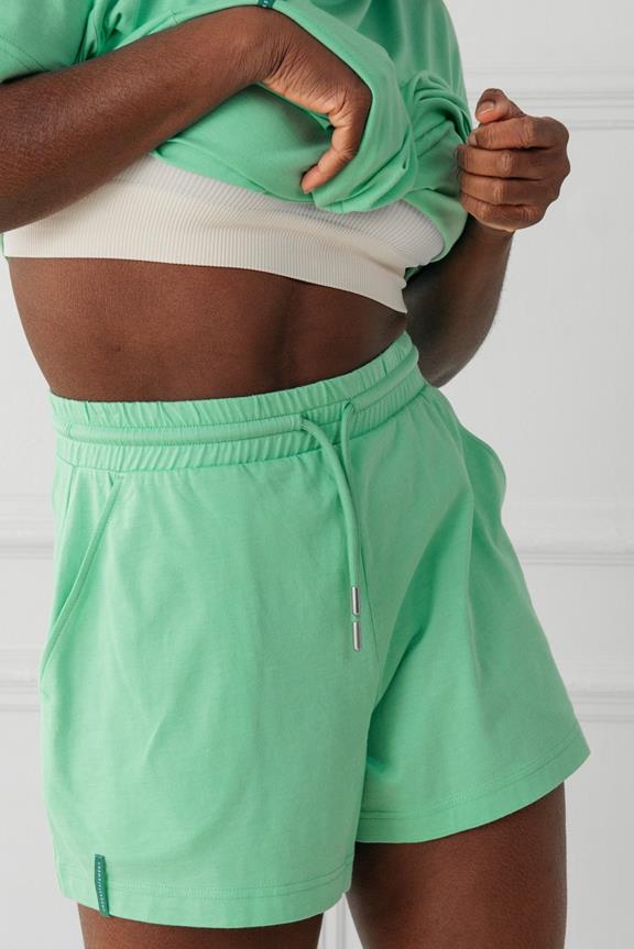 Shorts Efeugrün