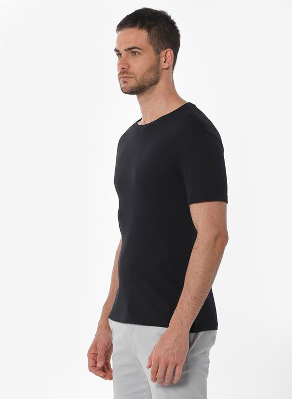ORGANICATION Geribbeld T-Shirt Zwart