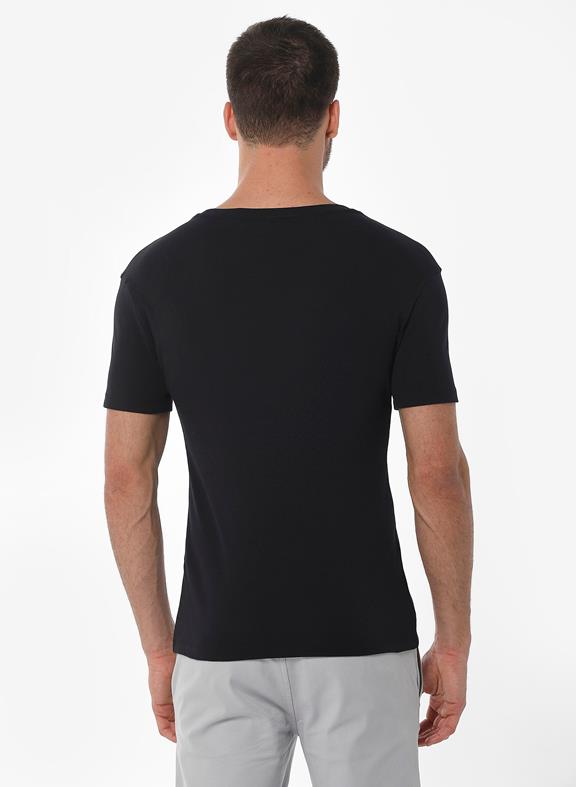 ORGANICATION Geribbeld T-Shirt Zwart
